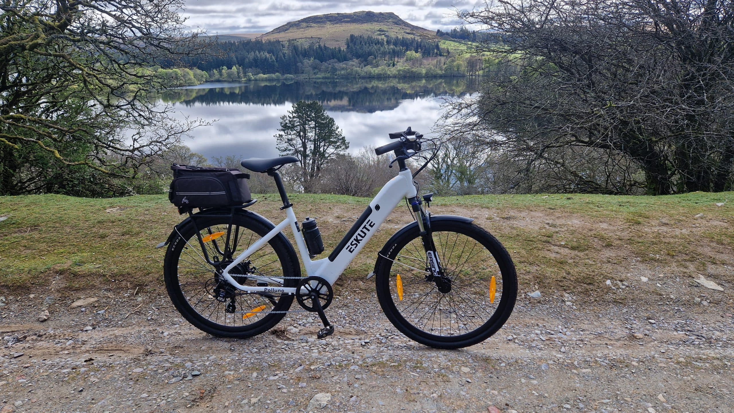 ESKUTE Polluno Plus 28-Inch Electric City Bike — our top pick